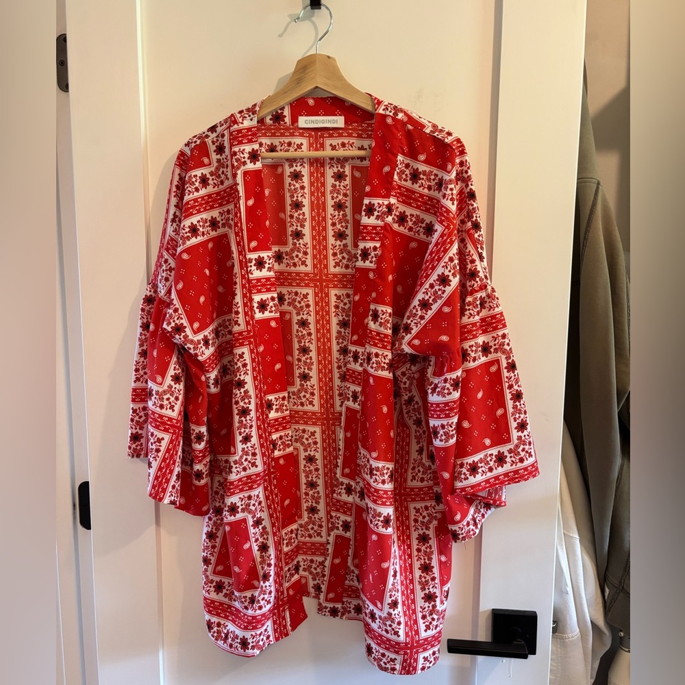 Cindi Gindi Red and White Patterned Kimono one size